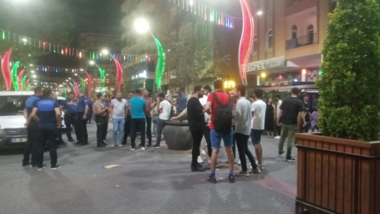 Diyarbakır'da Kürtçe konseri engelleme girişimi