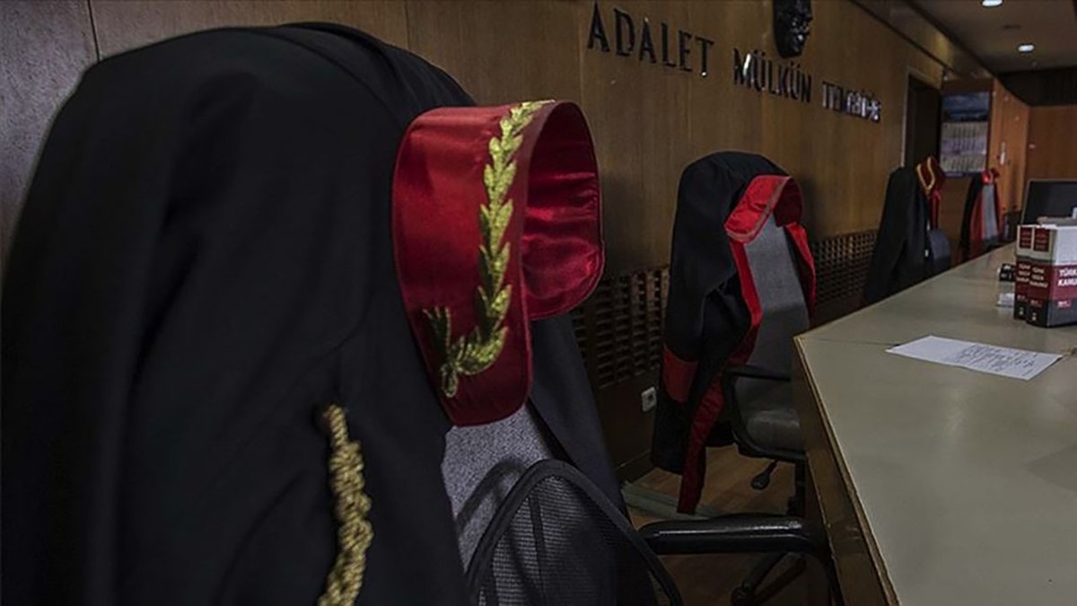 Erdoğan'ın üçüncü kez adaylığına itiraz eden hakim ihraç edildi