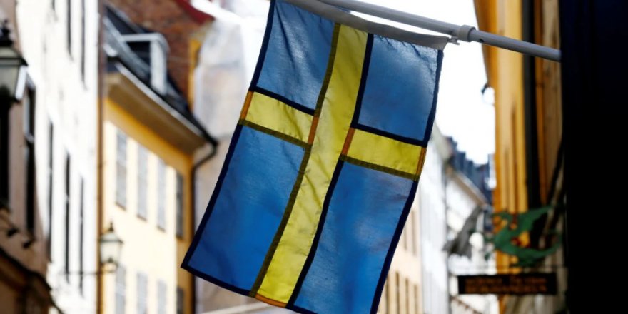 İsveç polisinden Tevrat ve İncil yakmaya izin: İsrail'den izne kınama geldi