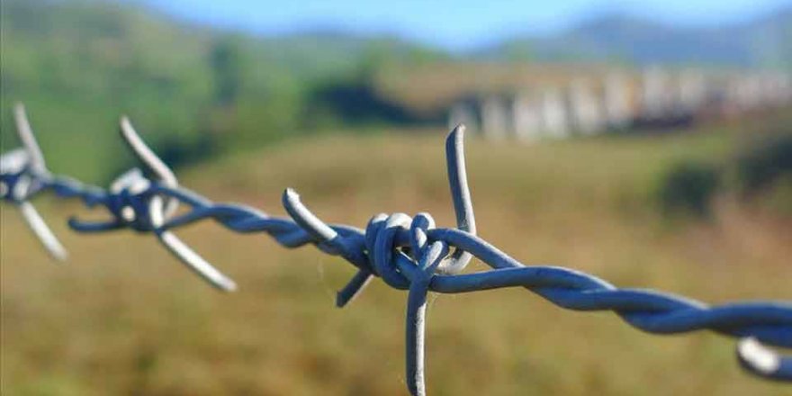 Yunanistan, yasa dışı göçe karşı Meriç Nehri kıyısına ilave çelik çit yapımına başladı