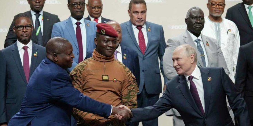 Putin'in Afrika çalımı: Batı'ya yanıt mı sirk mi?