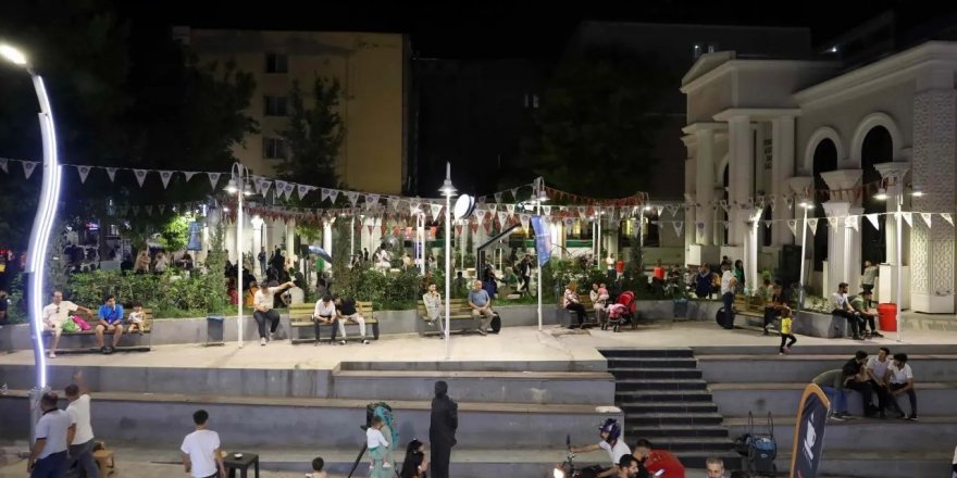 Gündüz Van, gece Tahran