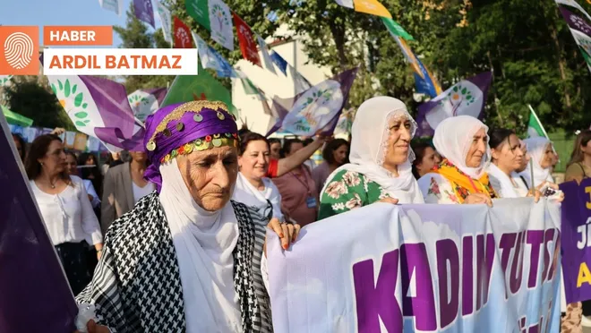 Diyarbakır'da barış mitingi: 'Onurlu bir barışa ihtiyaç var'