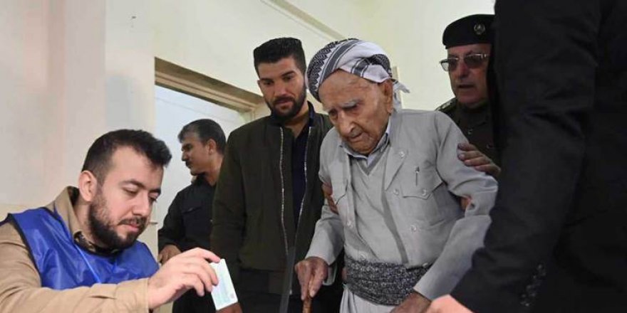 Irak ve Kürt kentlerinde halk il meclis seçimleri için sandık başında
