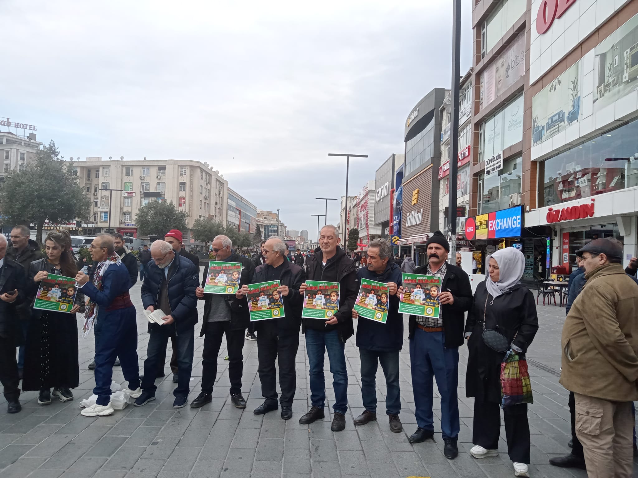 PWK İstanbul’da HEZKURD’ün Kürtçe Seçmeli Derse Çağrı Yapan Etkinliğini Destekledi