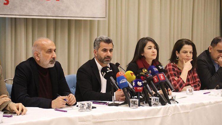 Diyarbakır'da 'Kürt sorununun çözümü' toplantısı