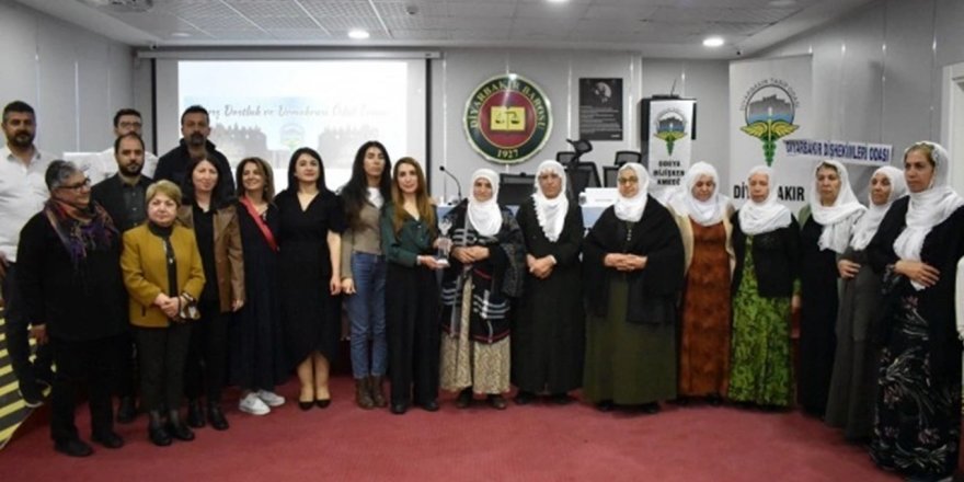 Diyarbakır Tabip Odası’ndan Cumartesi Anneleri’ne ödül