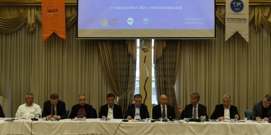 DİTAM ‘Diyarbakır Yerel Hizmetlerde Neleri Kaybediyor’ başlıklı toplantı düzenledi
