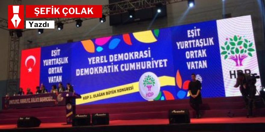 Demokratik Cumhuriyet; Ev Olmadan Duvar Rengi Hayali