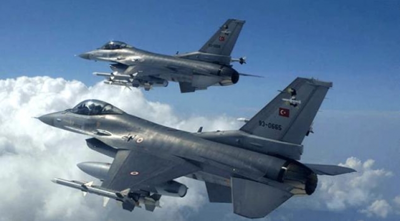 Uçaklar Kandil, Zap ve Xakûrk bölgelerini bombaladı