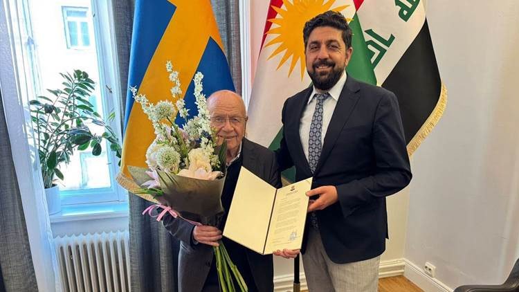 İsveç’te Kürdistan Temsilciliğinden İsmail Beşikci’ye resmî karşılama