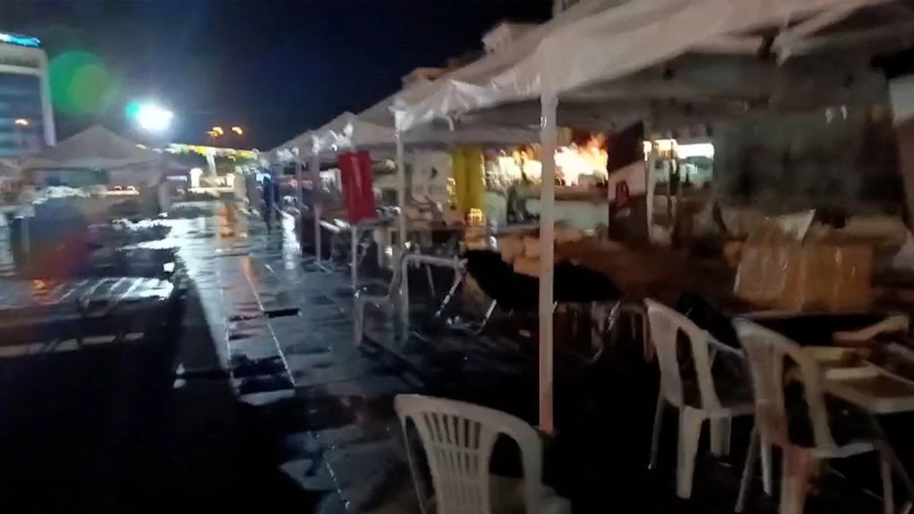 Diyarbakır’da ‘Kürtçe Kitap Günleri’ yağmur altında kaldı