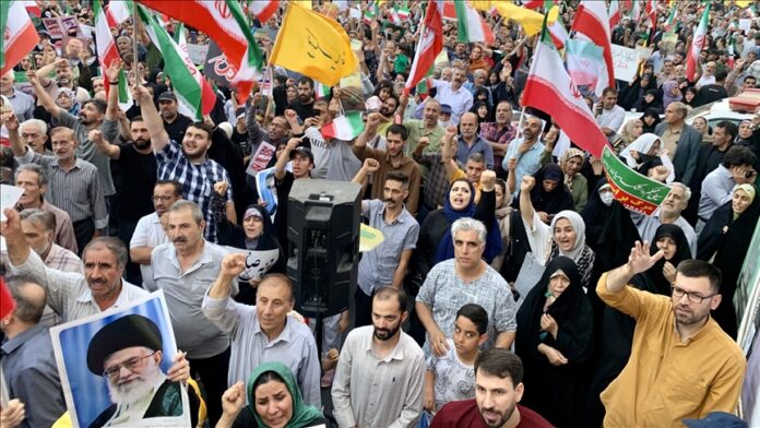 Tahran'da "zafer" kutlaması: İranlılar sokaklara döküldü