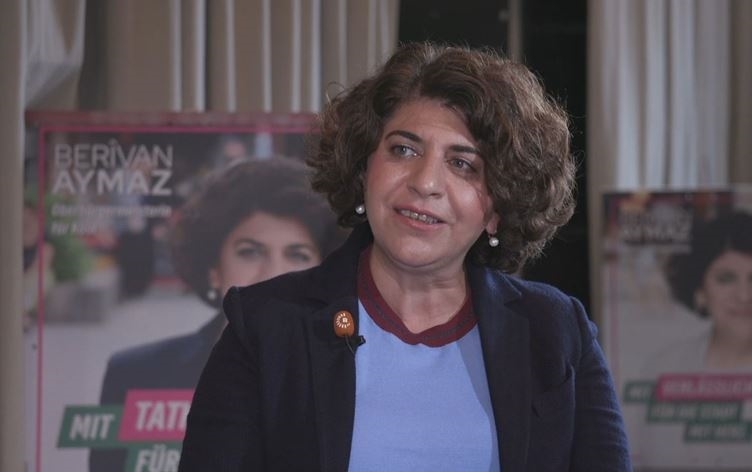 Kürt aday Berivan Aymaz Köln Belediye Başkanlığı yarışını önde bitirdi