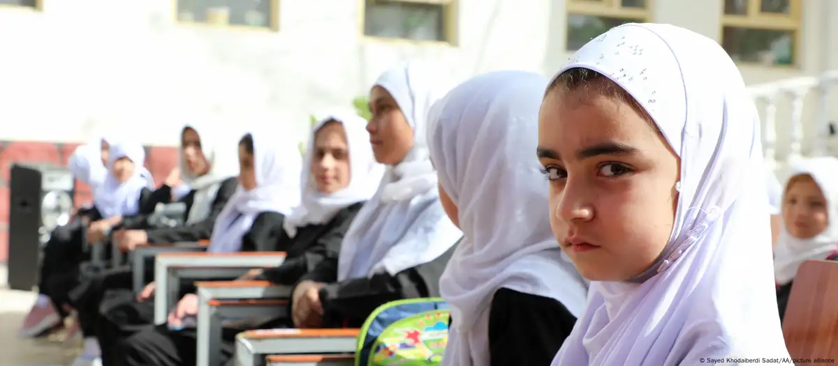 Afganistan'da kız çocukları nasıl gizlice eğitim alıyor?