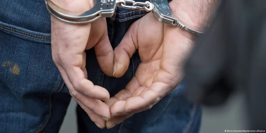 Almanya'da 535 aşırı sağcı tutuklama kararı ile aranıyor