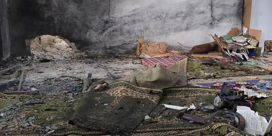 Suriye'de Humus kentinde camide patlama: En az 8 ölü