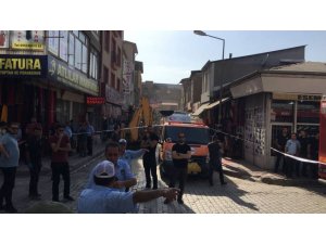 VAN/ Tarihi Peynirciler Çarşısı'nda göçük: Ölü ve yaralılar var!-VİDEO