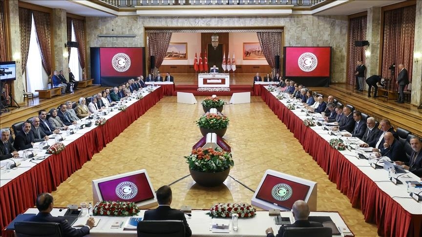 Komisyon raporu şekilleniyor: Demokratikleşme, kayyum, SDG yok