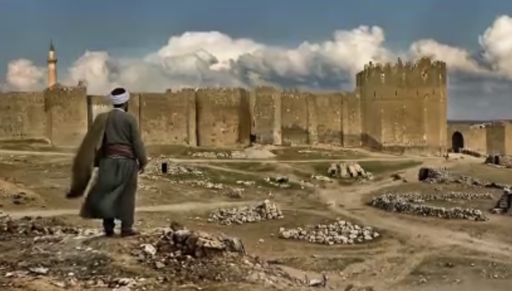 Diyarbakır’da yıkılan surlar yapay zekayla canlandırıldı