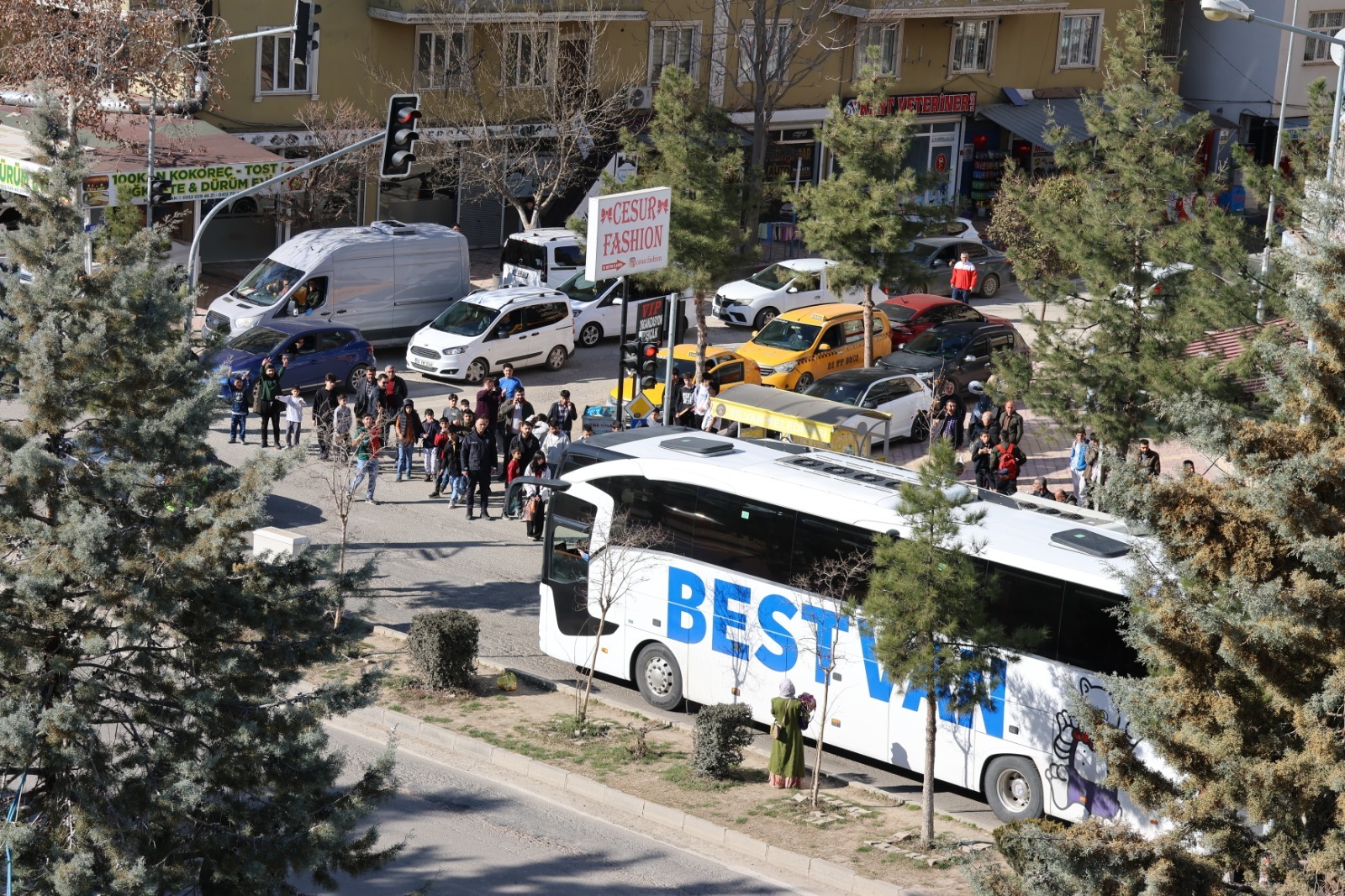 Karşılıklı Dayanışmanın Meşalesi Silvan’da Yakıldı