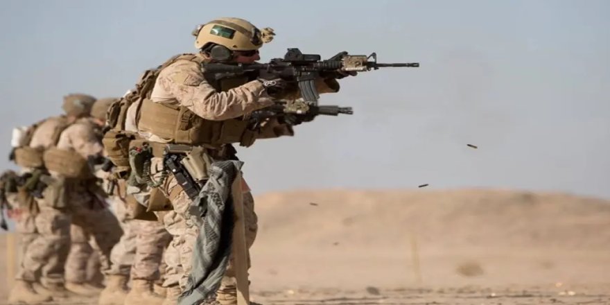 ABD özel kuvvetleri çöllere indi, Irak ordusu ile çatıştı