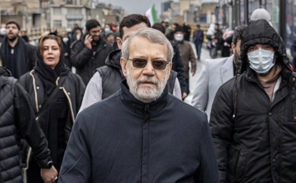 İsrail Laricani’nin öldürüldüğünü iddia etti; İran yalanlamadan el yazısını paylaştı