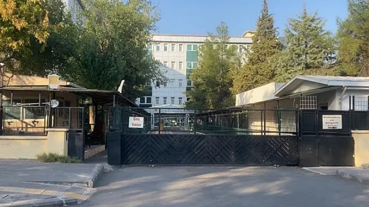 Diyarbakır’da 19 gazeteciye yurt dışı yasağına devam kararı