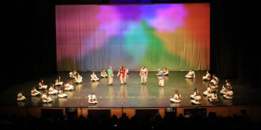 Diyarbakır’da Kürtçe oyun Moraşîn’e yoğun ilgi