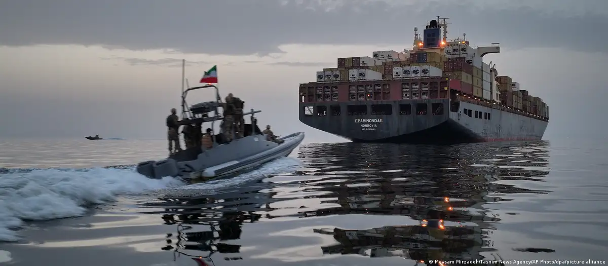 İran savaşı: Körfez'de 20 bin denizci mahsur