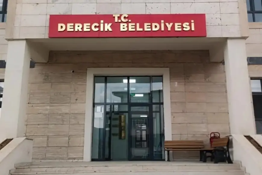 Hakkari Derecik Belediyesi AK Parti'ye geçti