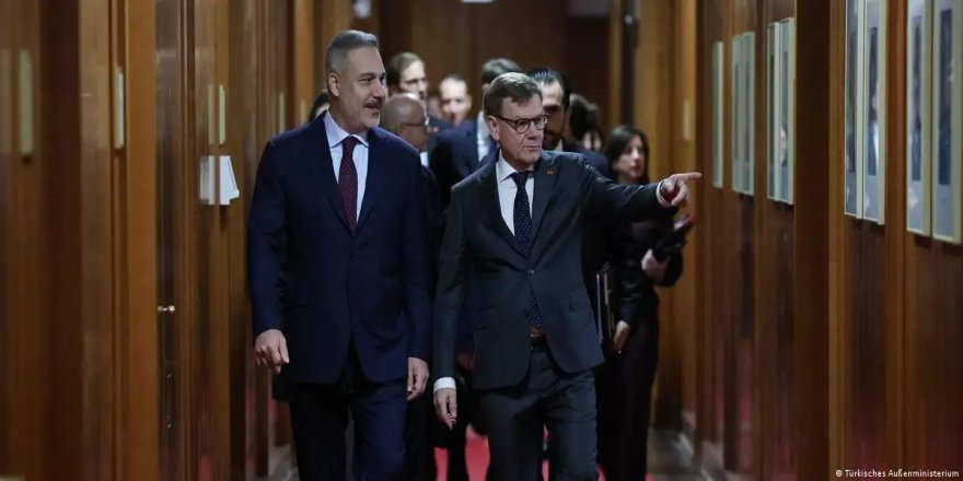 Ankara ve Berlin'den Hürmüz Boğazı girişimi