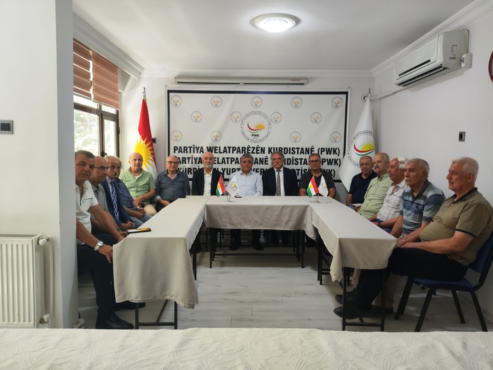 İngiltere’den Kürt Yurtseverleri Burhan Namık Jaf ve Jasin Kaplan Diyarbakır’da PWK’yi Ziyaret Ettiler