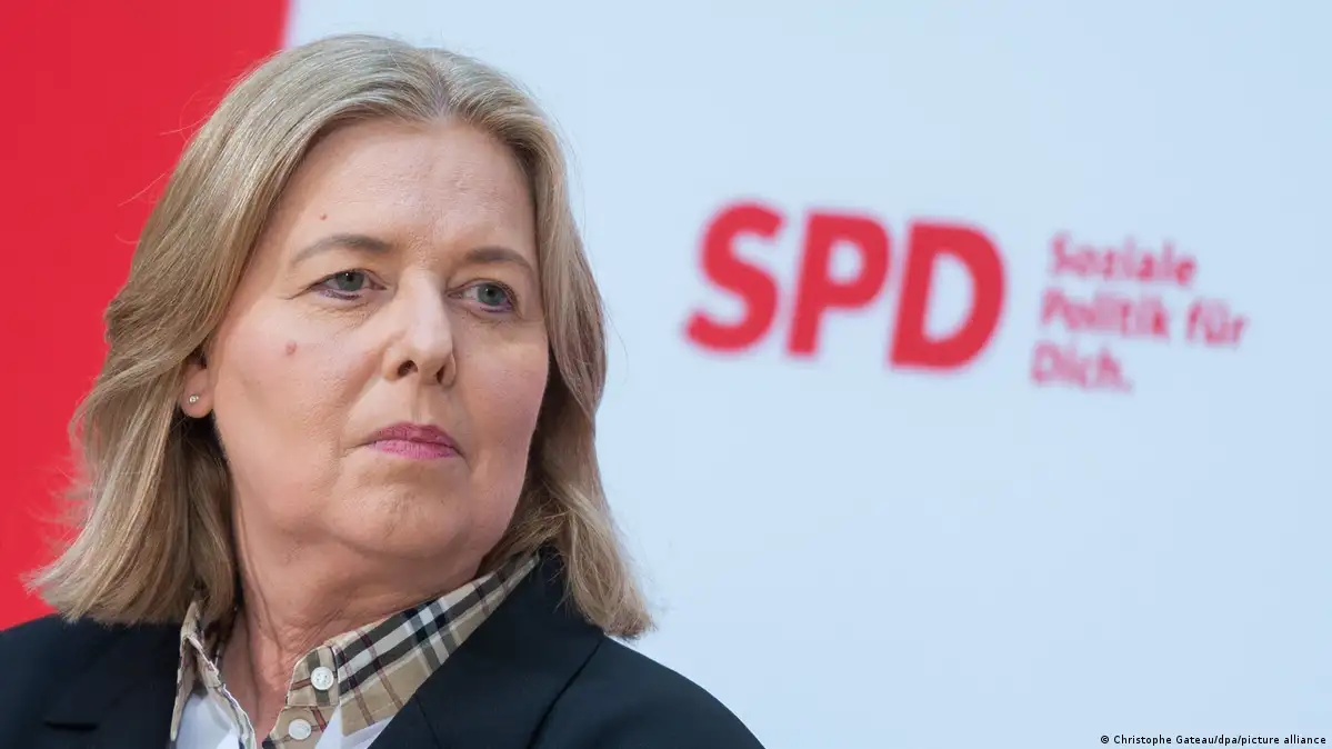 Almanya: SPD Genel Başkanı ve Çalışma Bakanı istifa etti