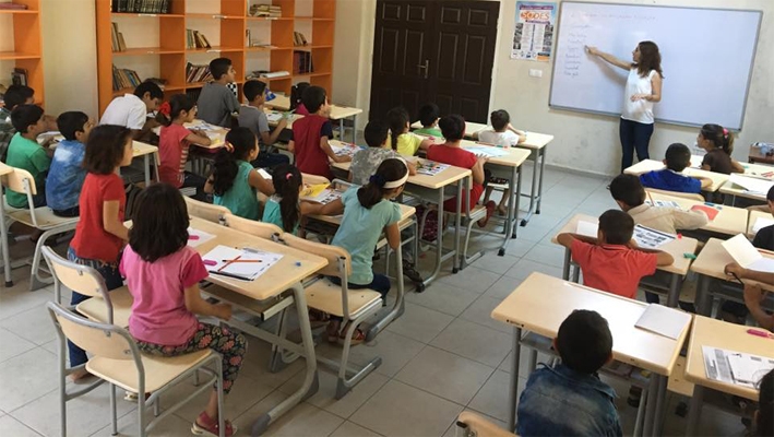 Kızıltepe ÇATOM Merkezinden Suriyeli Kadın ve Çocuklara Türkçe Dil Eğitimi Kursu