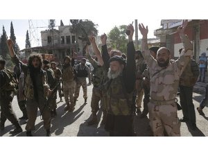 İdlib'de cihadistler arasında şiddetli çatışma