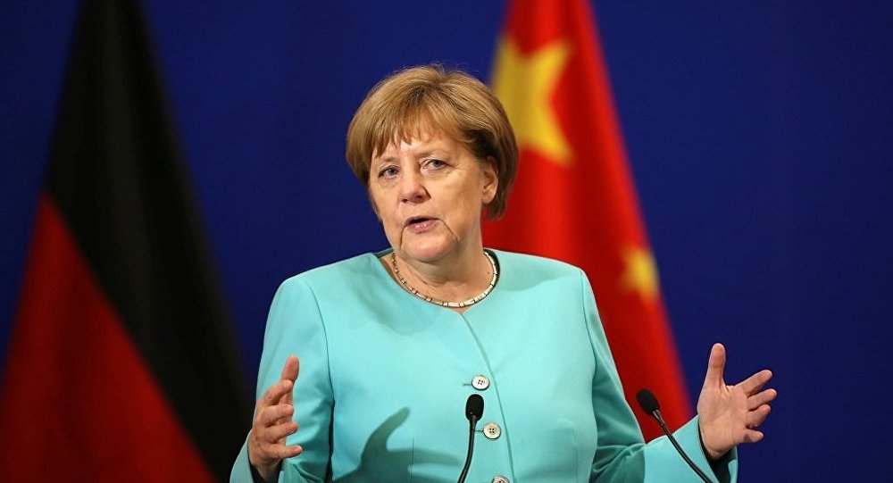 Merkel'den Avrupa'ya 'aşırı sağ' uyarısı