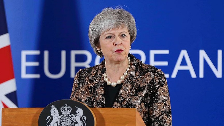 İngiltere Başbakanı May, görevini bıraktı