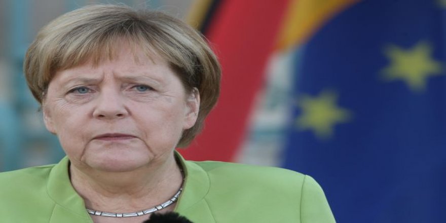Merkel: Irak'ta bağımsız Kürt devleti kurulmasına karşıyım