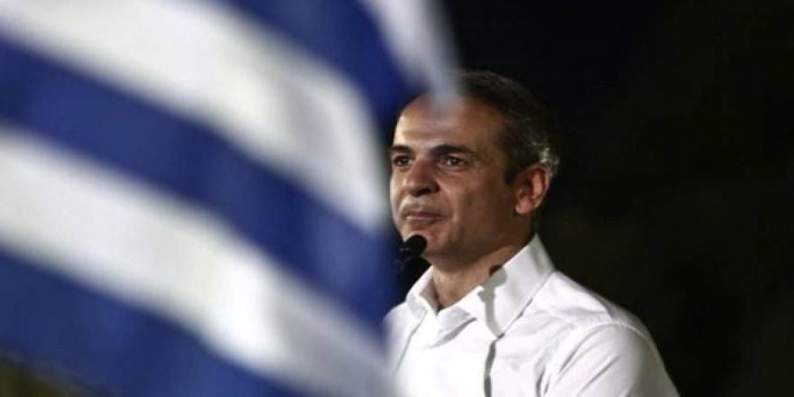 Yunanistan erken seçimini Miçotakis kazandı