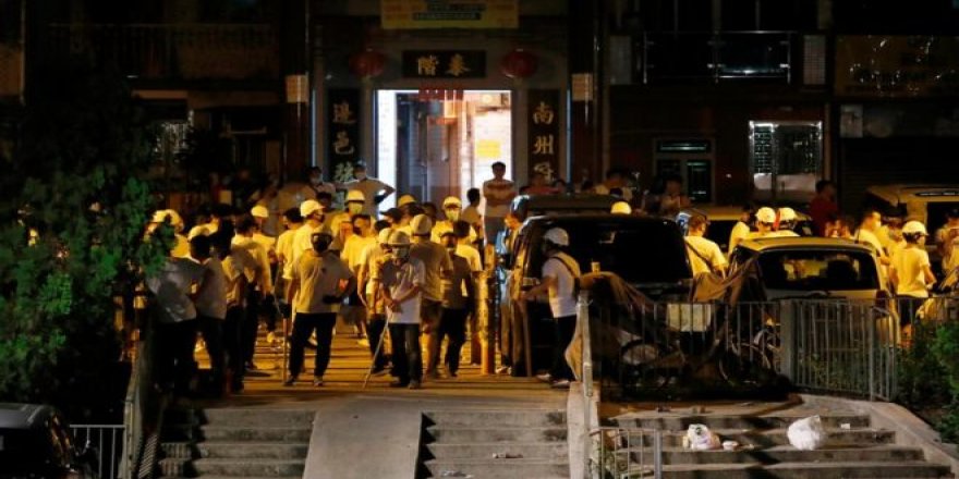 Hong Kong’da göstericilere saldırı: 36 kişi yaralandı