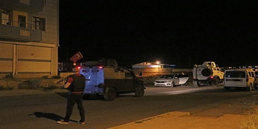 Diyarbakır’da zırhlı polis aracına saldırı