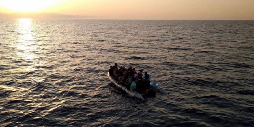 Denizde mahsur kalan 15 kişi açlık ve susuzluktan öldü