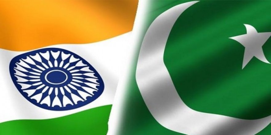 Hindistan: Pakistan iç işlerimize karışmayı bırakmalı