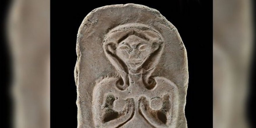 Çıplak kadın betimli 3.500 yıllık kil tabletler bulundu