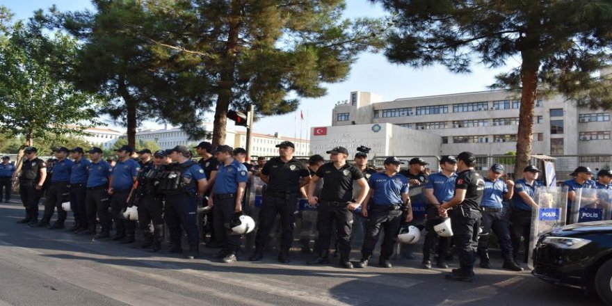 Barolardan kayyım atamasına tepki