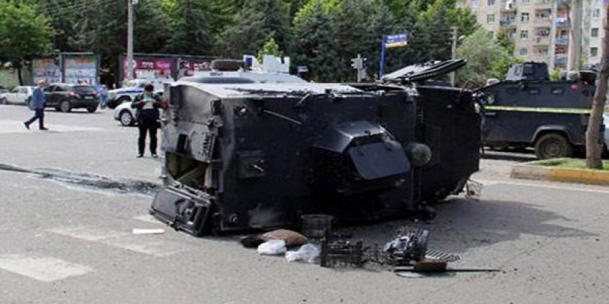 Diyarbakır'da zırhlı araç devrildi: Ölü ve yaralılar var