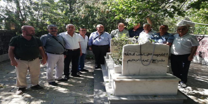 PAK Şeyh Abdulrahim Efendiyi Mezarı Başında Andı