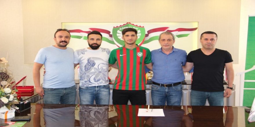 Amedspor'a Diyarbakırlı 19 yaşındaki solbek