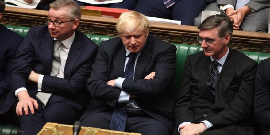 Boris Johnson Kritik Oylamayı Kaybetti